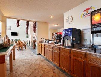 Super 8 By Wyndham Santa Fe Hotel Екстериор снимка